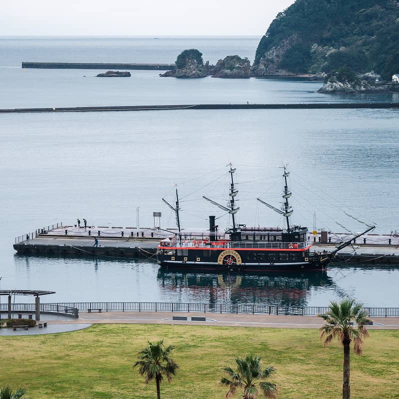 一望できる下田湾